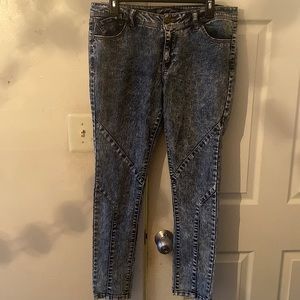 Cute Blue Washed Skinny Jeans With Semi Design